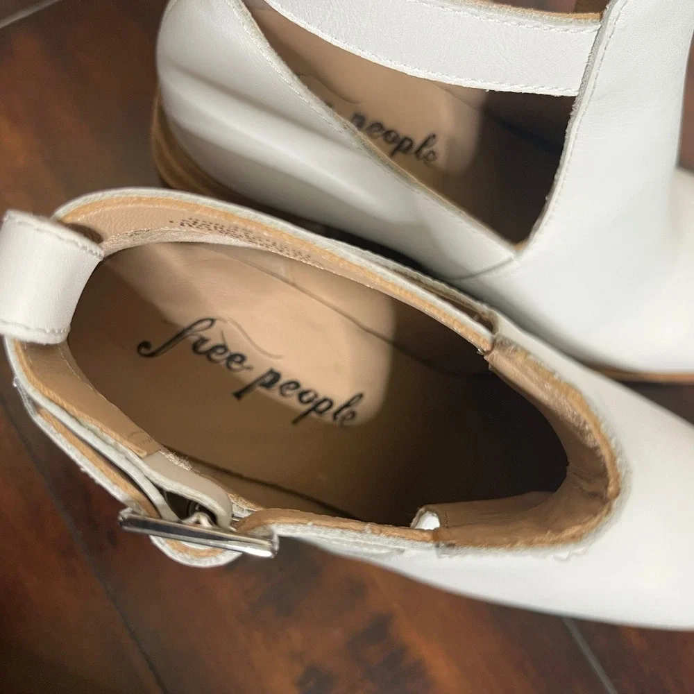 NEW Free People Brady Buckle Boots Size‎ 38 White Leather Square Toe Block Heel
